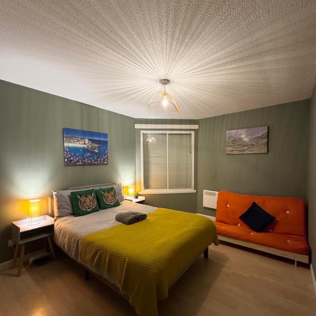Photograph of Central Home near Edinburgh Castle with Free Private Parking