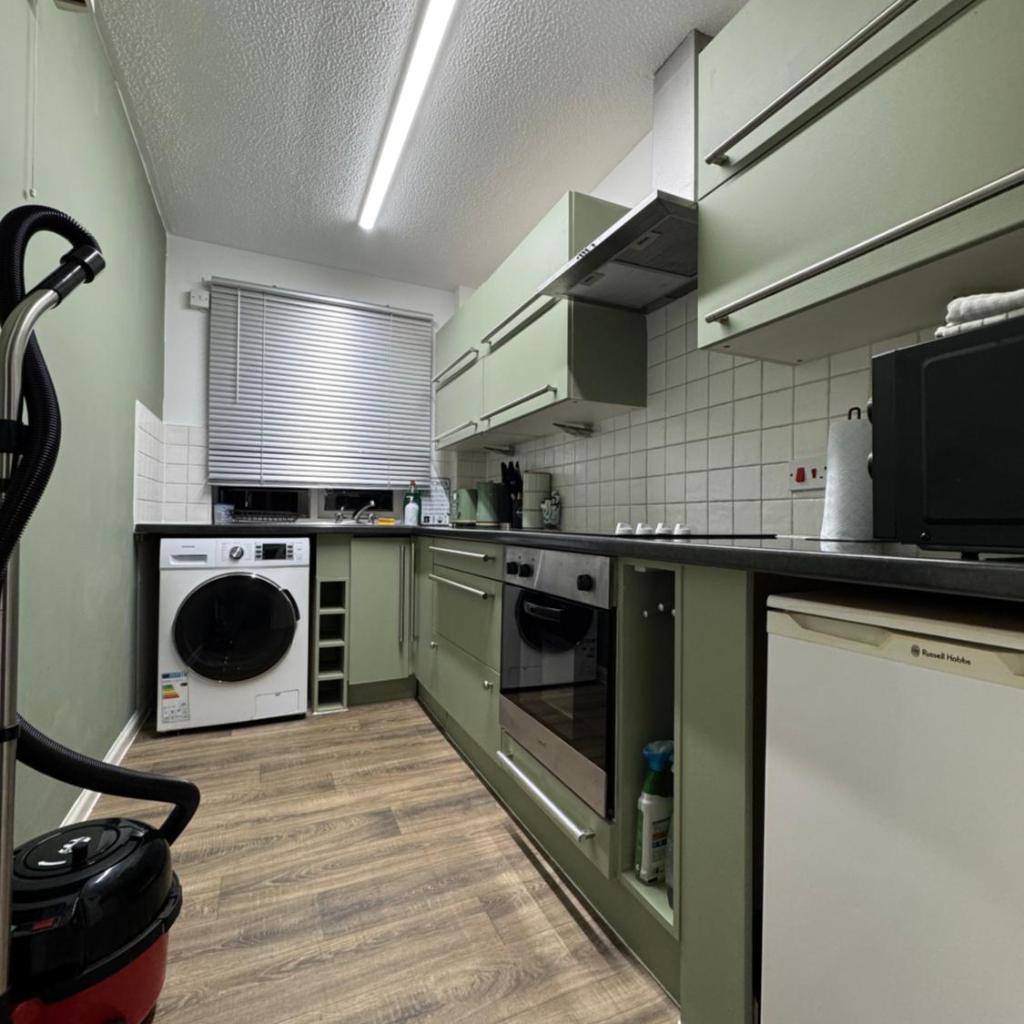 Photograph of Central Home near Edinburgh Castle with Free Private Parking