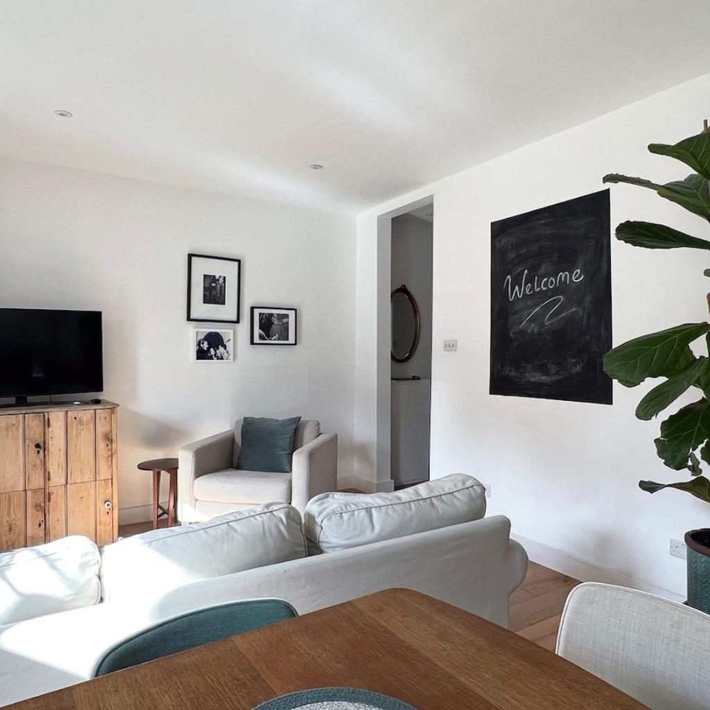 Photograph of Poets Rest, free parking, EV socket fees apply walk to beach