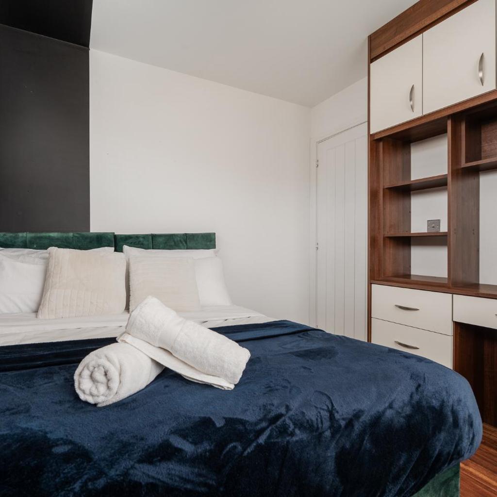Photograph of E-Haven - Etihad-Coop LIVE-Free Parking-Pool Table