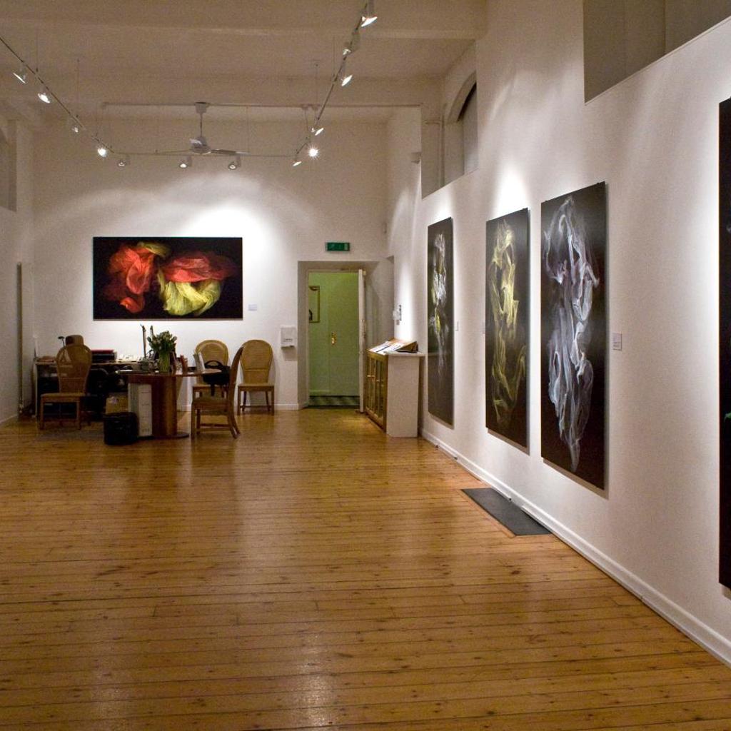Photograph of October Gallery