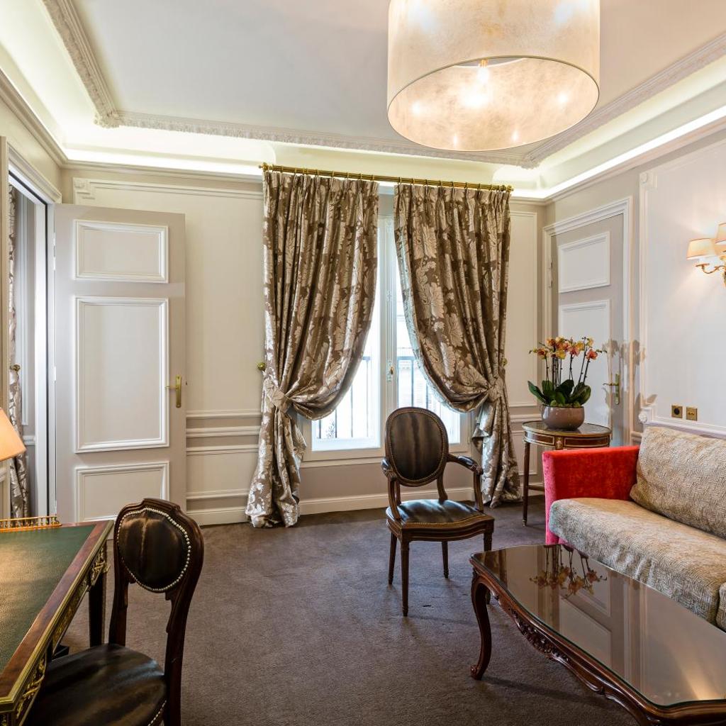 Photograph of Hôtel Regina Louvre