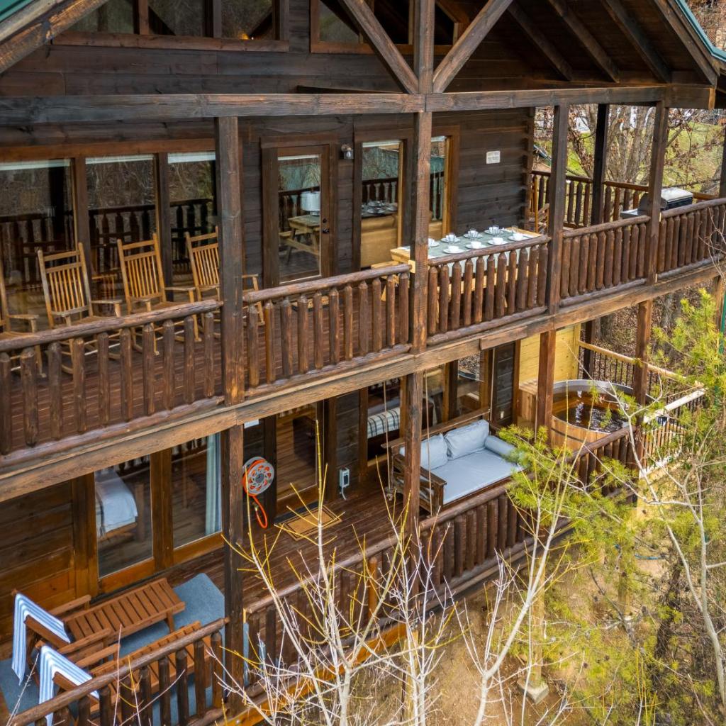 Photograph of 5 min PF Parkway, Cedar Hot Tub, Game Room, View, Sleeps 16, Newly Renovated
