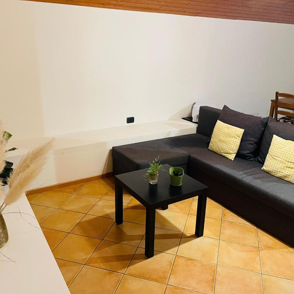 Image 2 - Chiasso Suisse Apartament - RentuGoo Travel