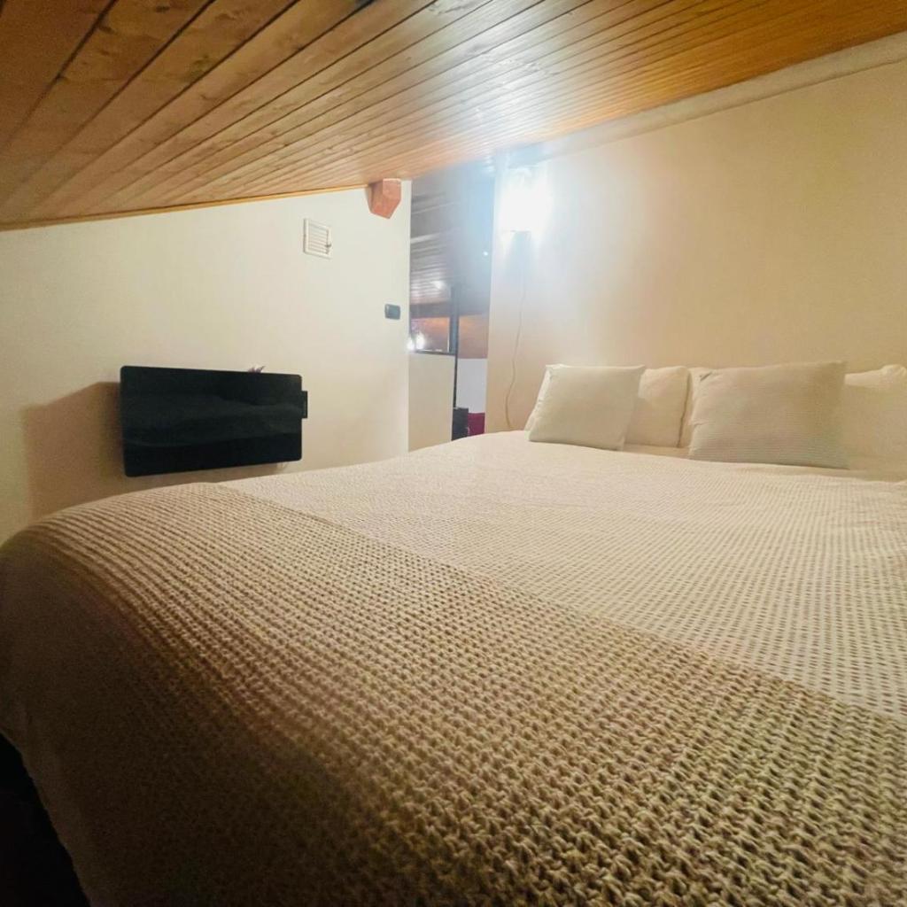 Image 11 - Chiasso Suisse Apartament - RentuGoo Travel