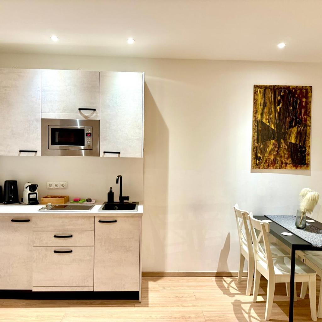Photograph of VibeStudio A1 - Central Vienna 1090 - 50m2 - Self Check-In - AC