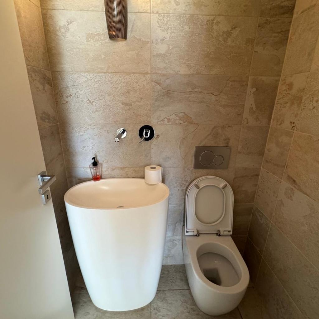 Image 8 - Rotonda