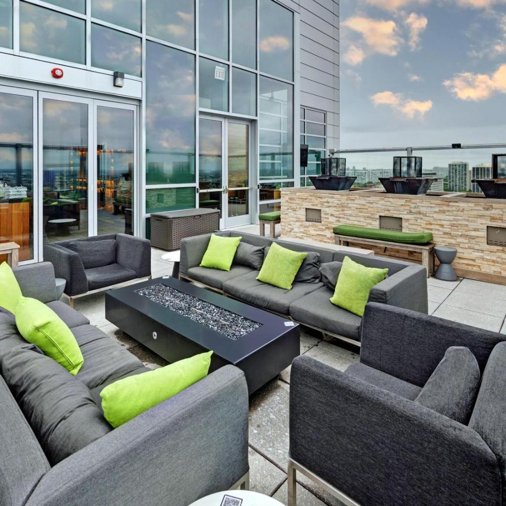 Photograph of Hilton Garden Inn Chicago McCormick Place