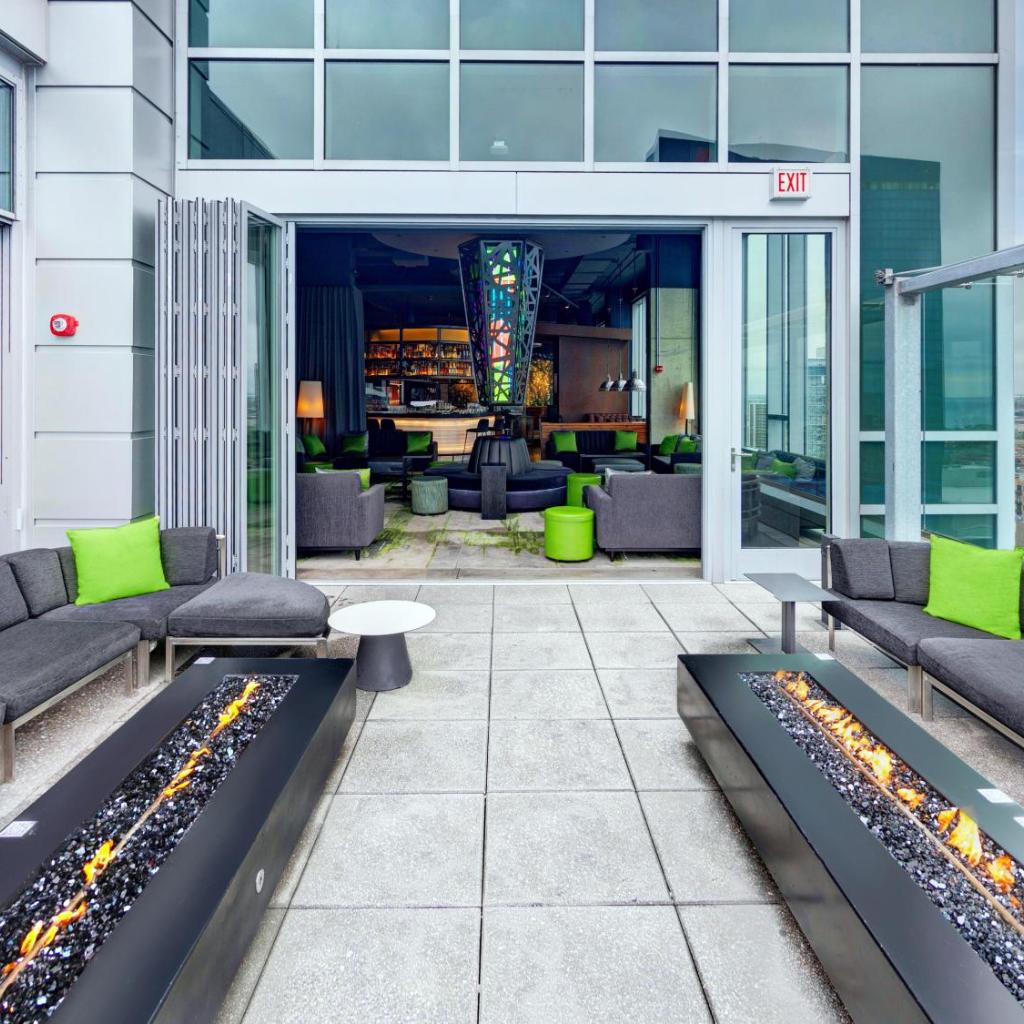 Photograph of Hilton Garden Inn Chicago McCormick Place