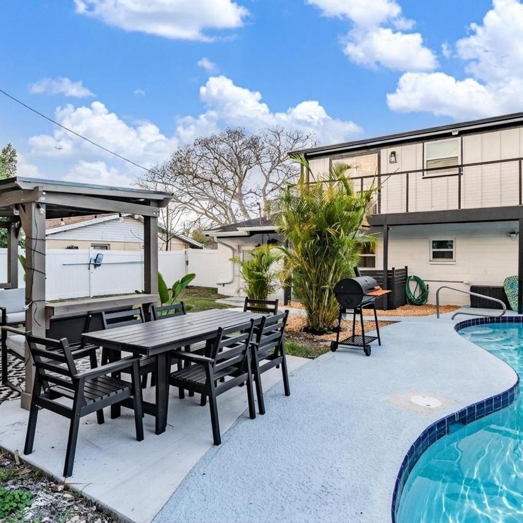 Photograph of Heated Pool & Game Room Pet Friendly Near Stadium & Airport