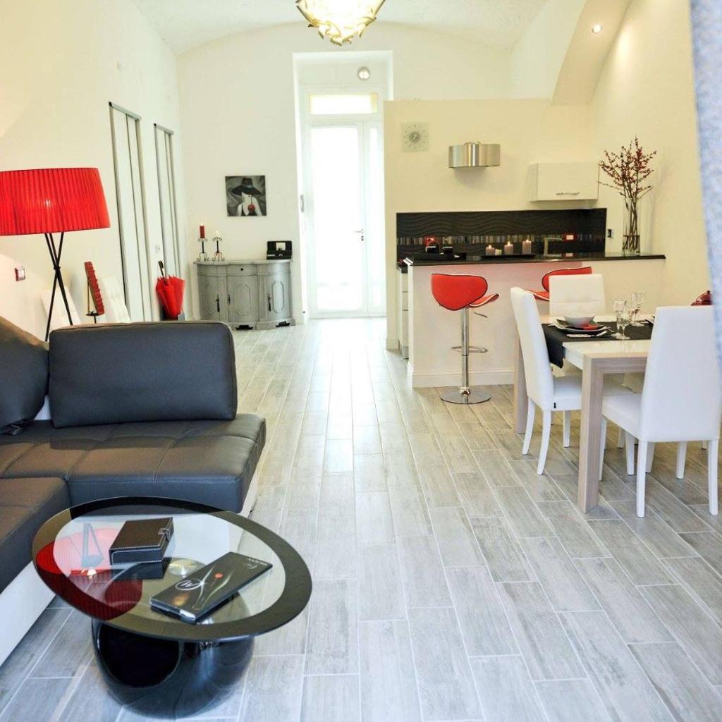 Photograph of Maison Dora 10