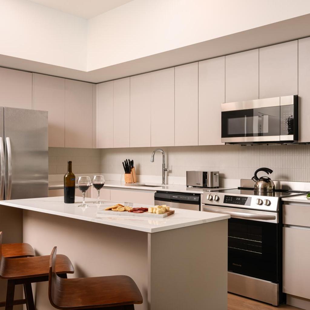 Photograph of Sense28 Edgewater, an AvantStay Hotel