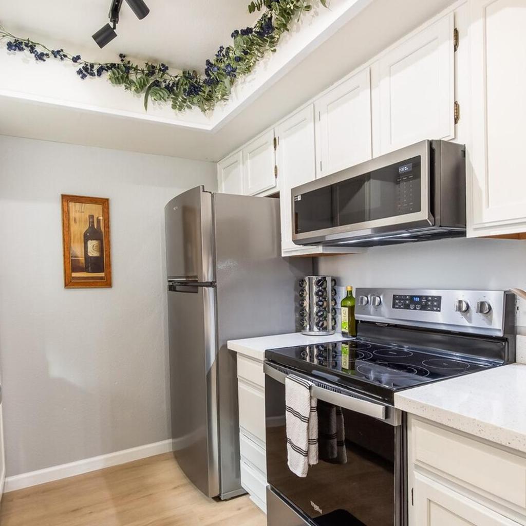Photograph of Sunny 1BR Condo with Pool, Hot Tub, Pickleball, Golf