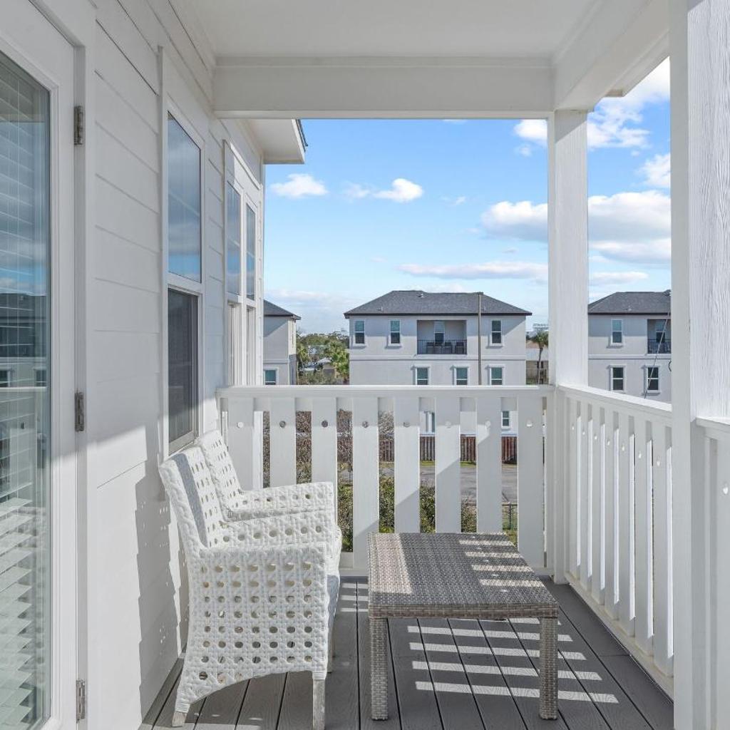 Photograph of Blue Surf Lane by AvantStay