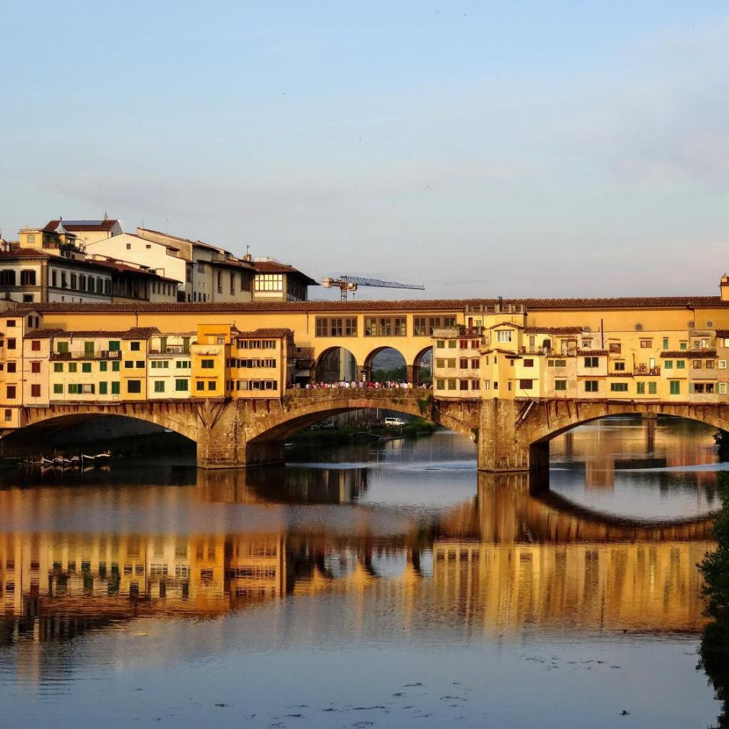 Photograph of 15 min Ponte Vecchio - Oltrarno Luxury Apartment