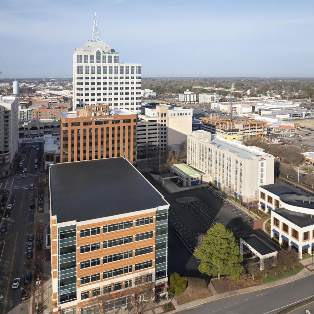 Photograph of Hilton Garden Inn Virginia Beach Town Center