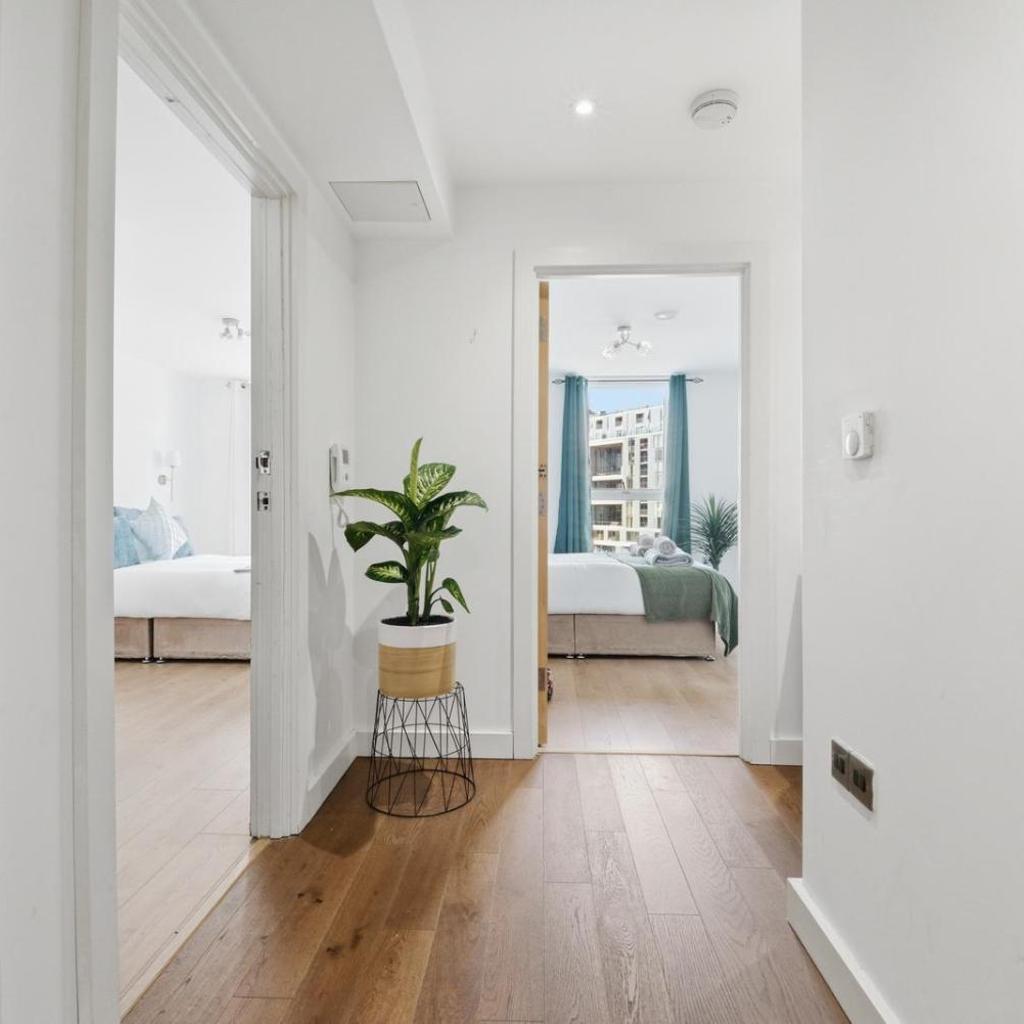Photograph of River View 2 Bed Apartment near the o2