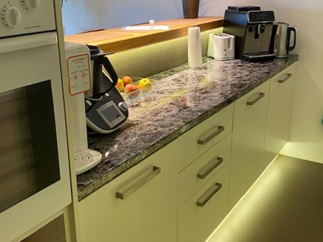 Image 12 - Ferienwohnung am See mit Pool und Sauna