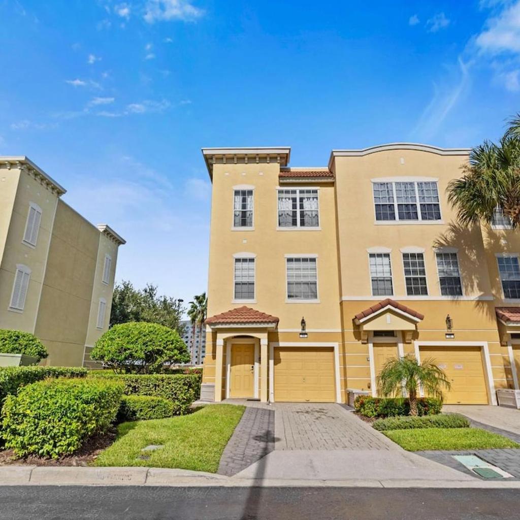 Photograph of 5026-11 Cozy 3BR Townhome Vista Cay Near Universal