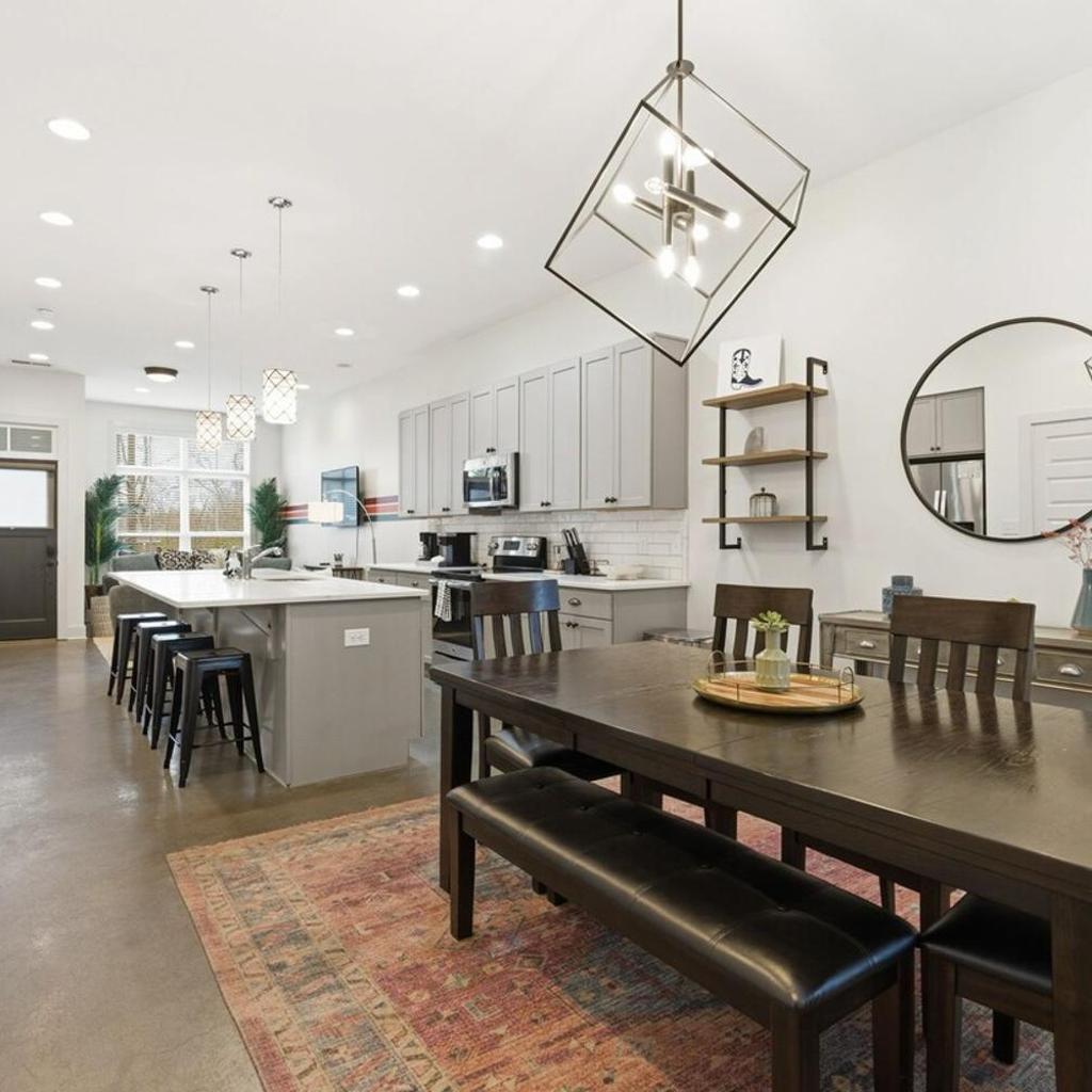 Photograph of Modern 3BR with Rooftop - 10 Min to Broadway