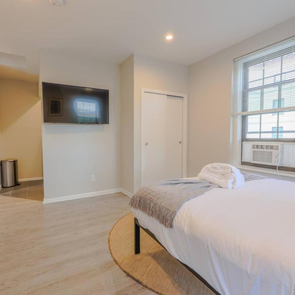 Photograph of Back Bay Stylish Studio