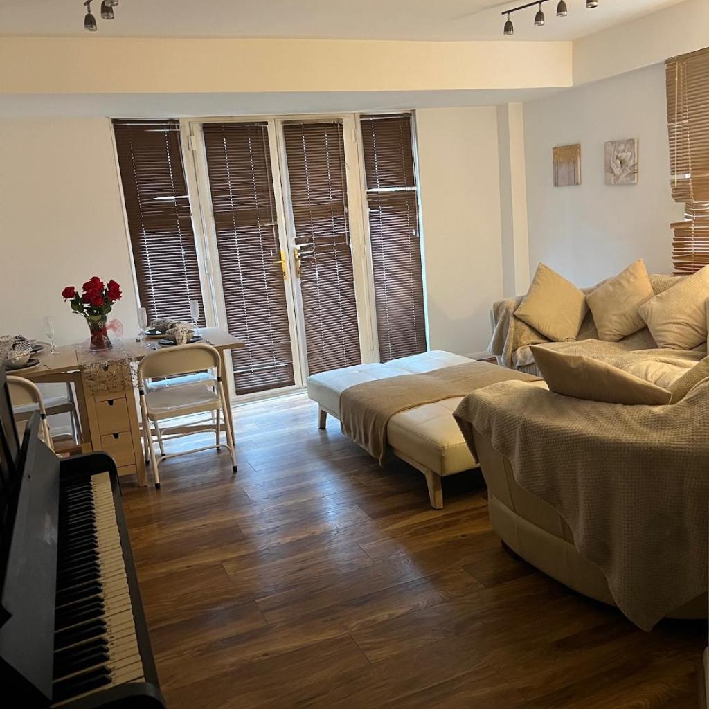 Photograph of Comfy Spacious Home-Near Canary Wharf & O2-Free Gated Parking