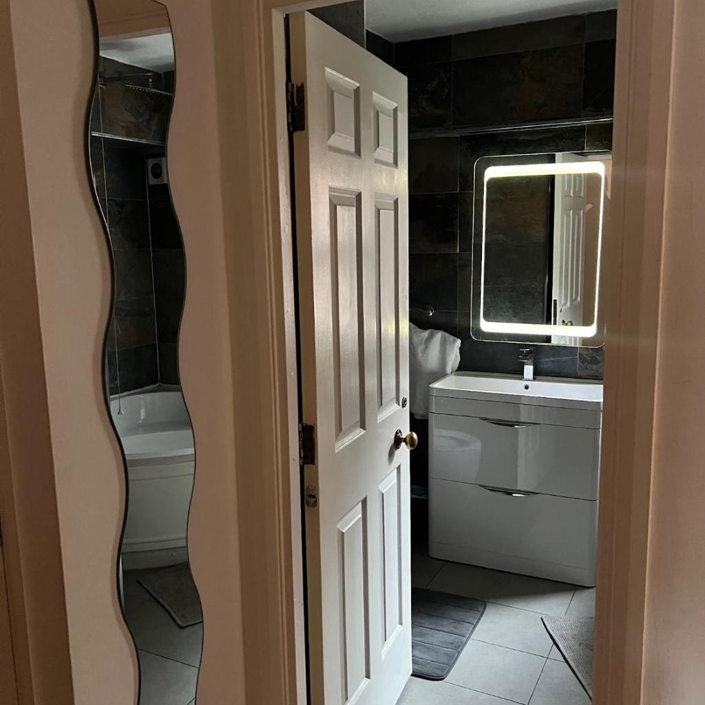 Photograph of Comfy Spacious Home-Near Canary Wharf & O2-Free Gated Parking