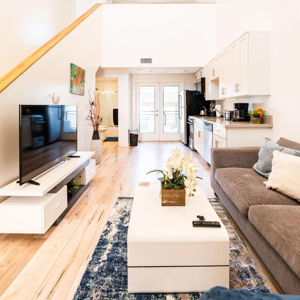 Photograph of Stylish Loft in Hollywood Koreatown Area with Parking