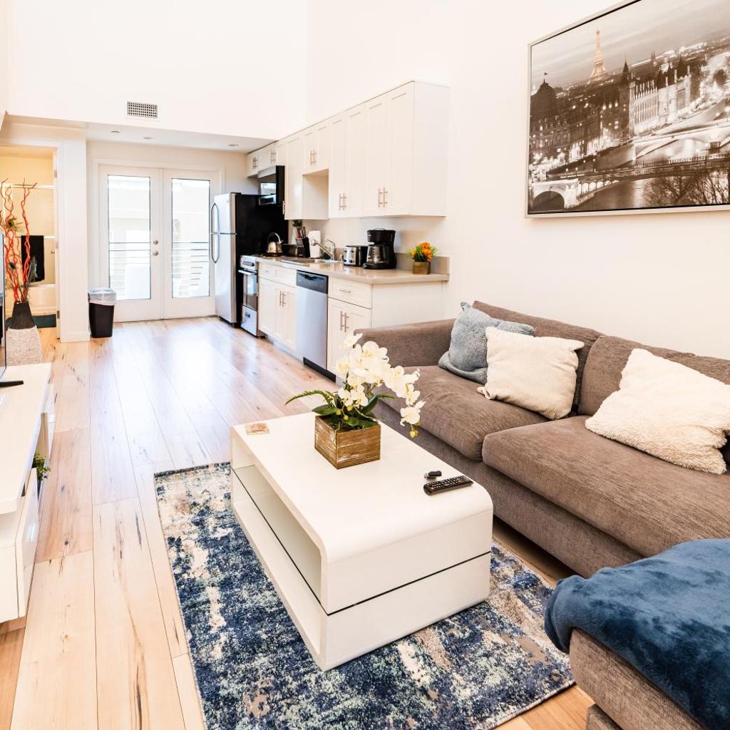 Photograph of Stylish Loft in Hollywood Koreatown Area with Parking