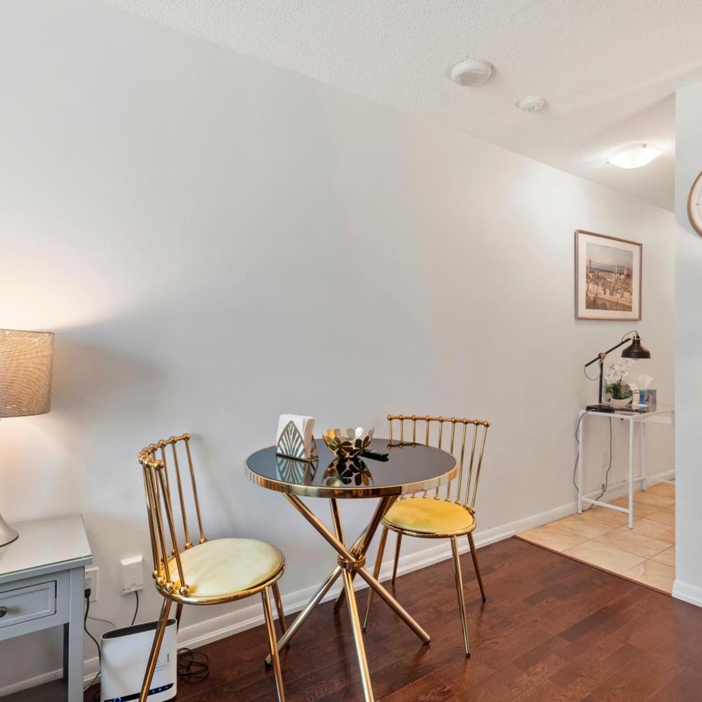 Photograph of Awesome Studio in the Heart of Downtown Toronto