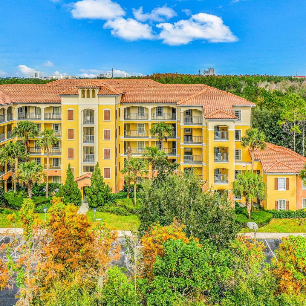 Photograph of Dog-Friendly Condo with Gym, WiFi, Balcony - Close to Theme Parks