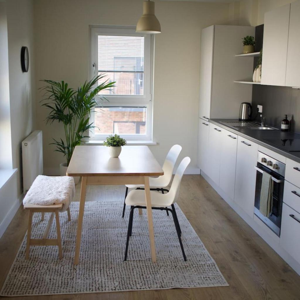 Photograph of Lovely 2 Bed Apartment, Sleeps 6, Edinburgh