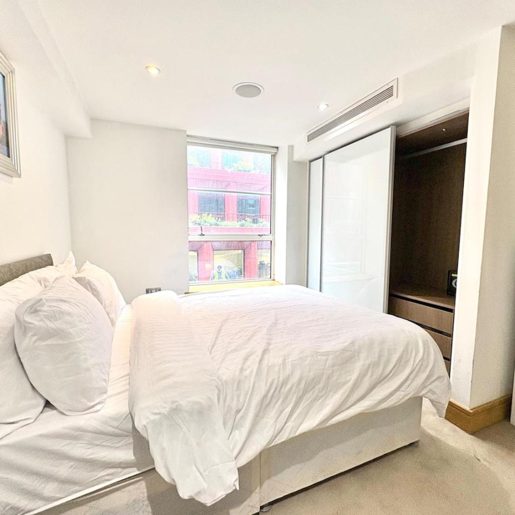 Photograph of Marylebone 3 Bedroom Apartment with Lift Access