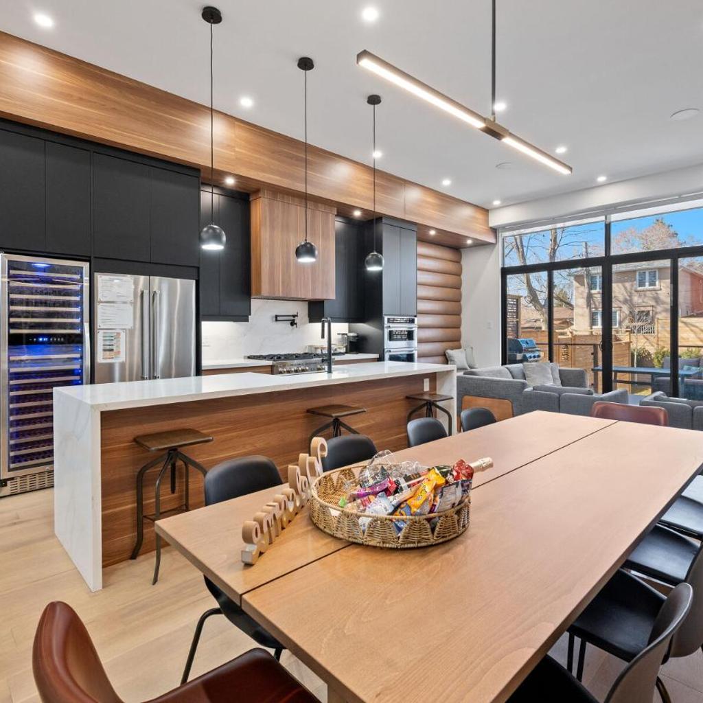 Photograph of Luxury Designer Home - 4 BDR - 10 min to Downtown - Parking