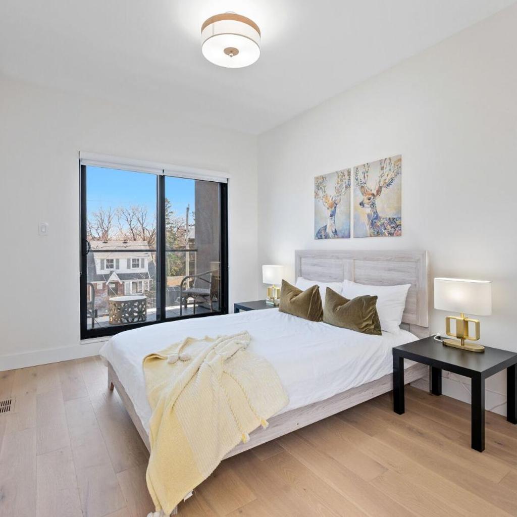 Photograph of Luxury Designer Home - 4 BDR - 10 min to Downtown - Parking