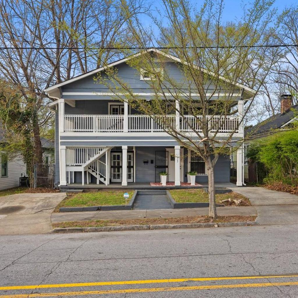 Photograph of BeltLine & Lee+White | Near Stadium Duplex