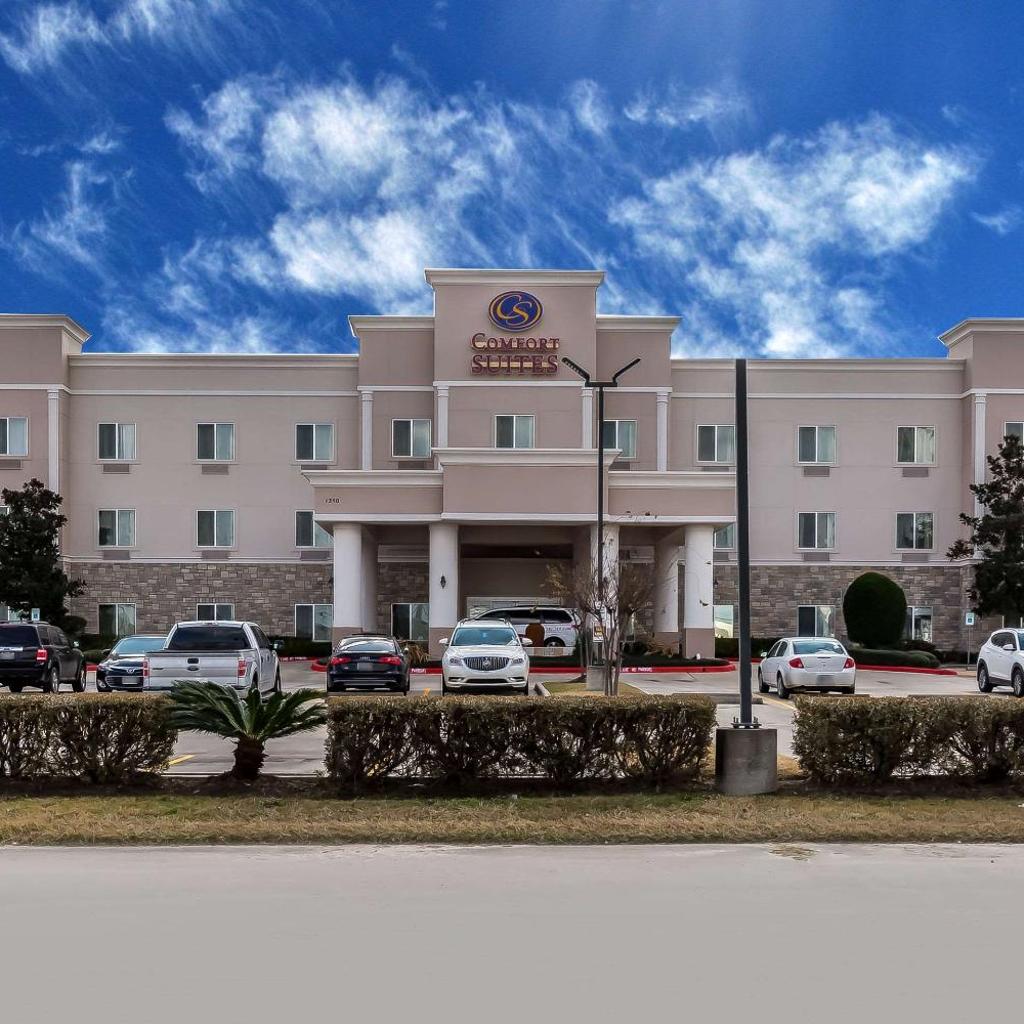 Photograph of Comfort Suites Houston IAH Airport - Beltway 8
