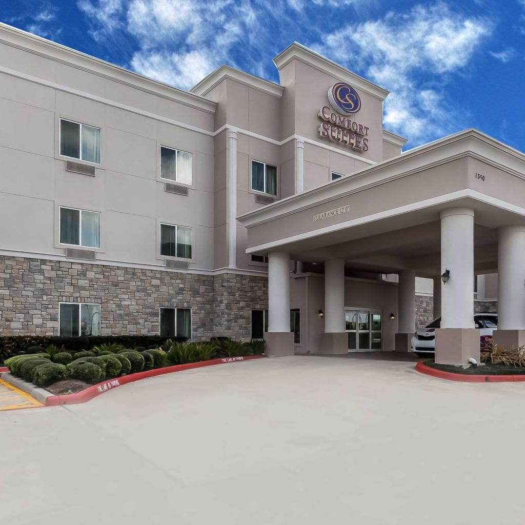 Photograph of Comfort Suites Houston IAH Airport - Beltway 8