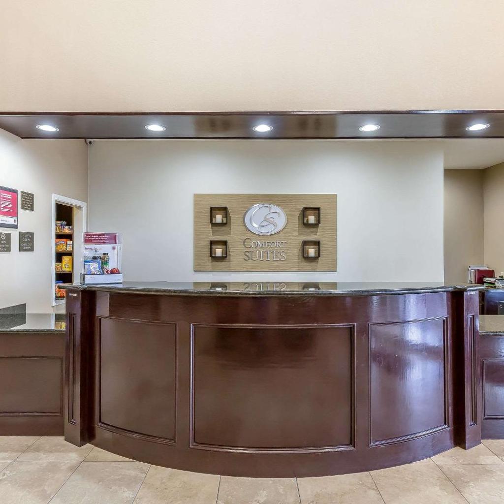 Photograph of Comfort Suites Houston IAH Airport - Beltway 8