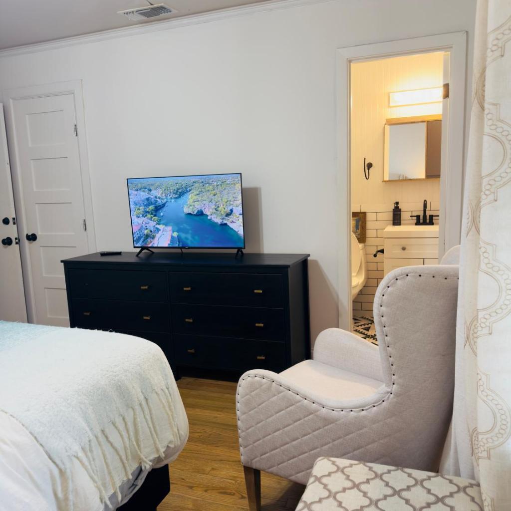 Photograph of 2BR Home 5 min To NRG Stadium World cup 2026