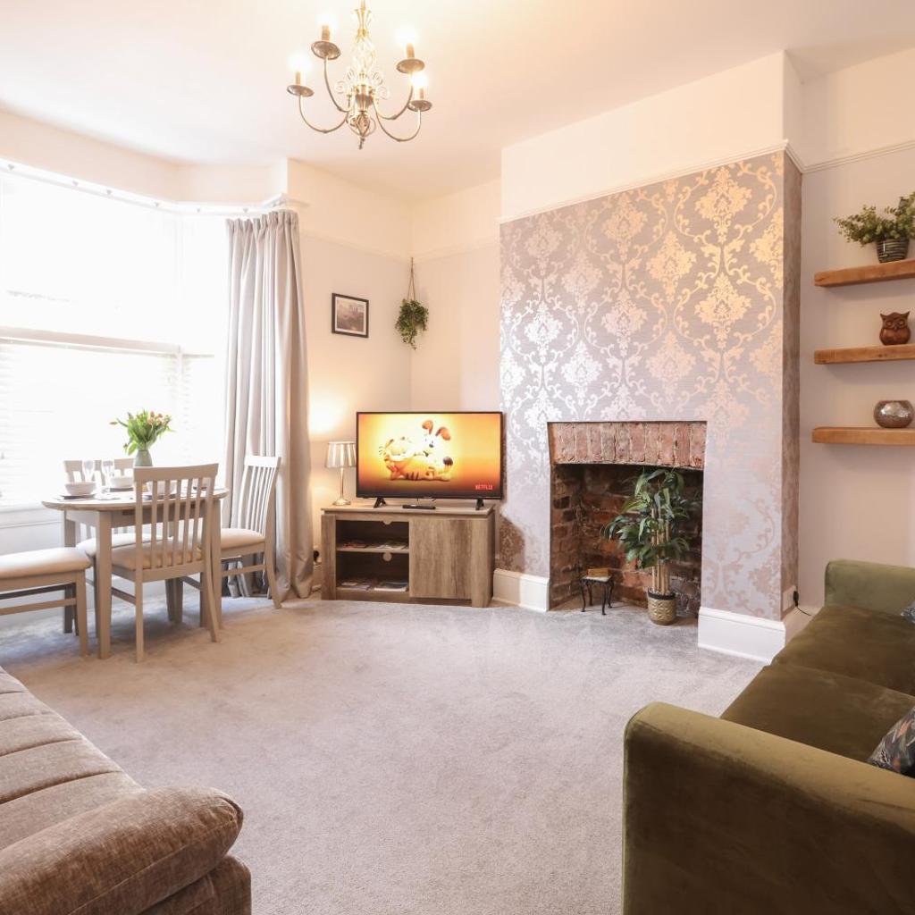 Photograph of Bootham Apartment 32 - Free Parking - Five minute walk to York Minster