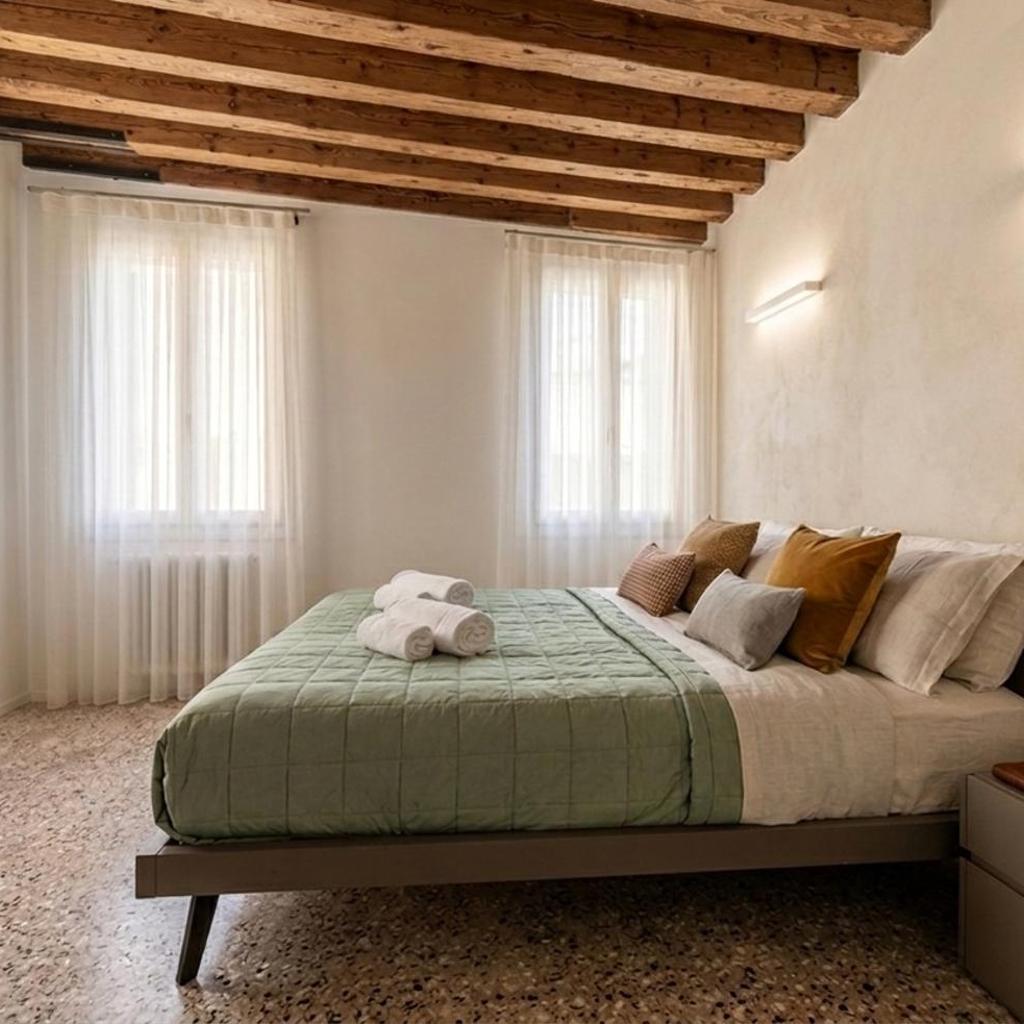 Photograph of San Tommaso Rialto Terrace Apt