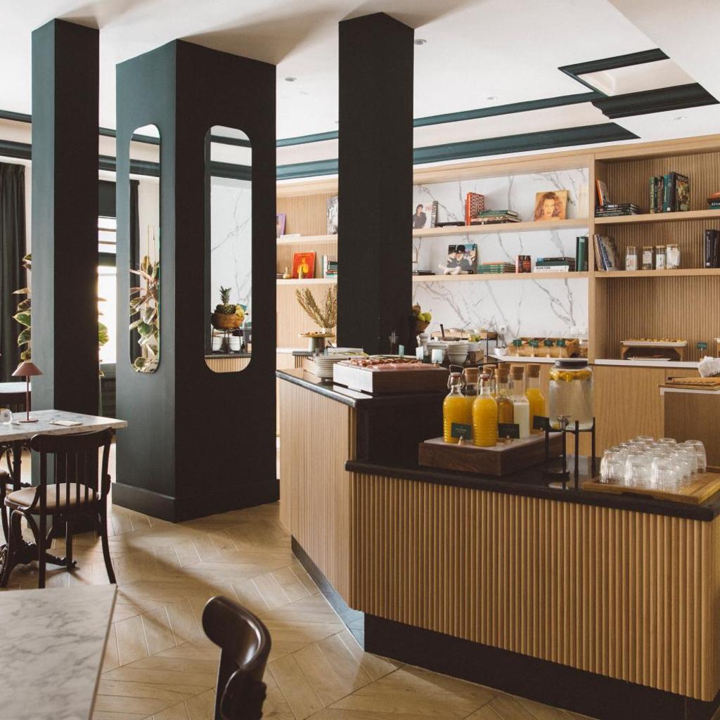 Honest Granada Hotel — 