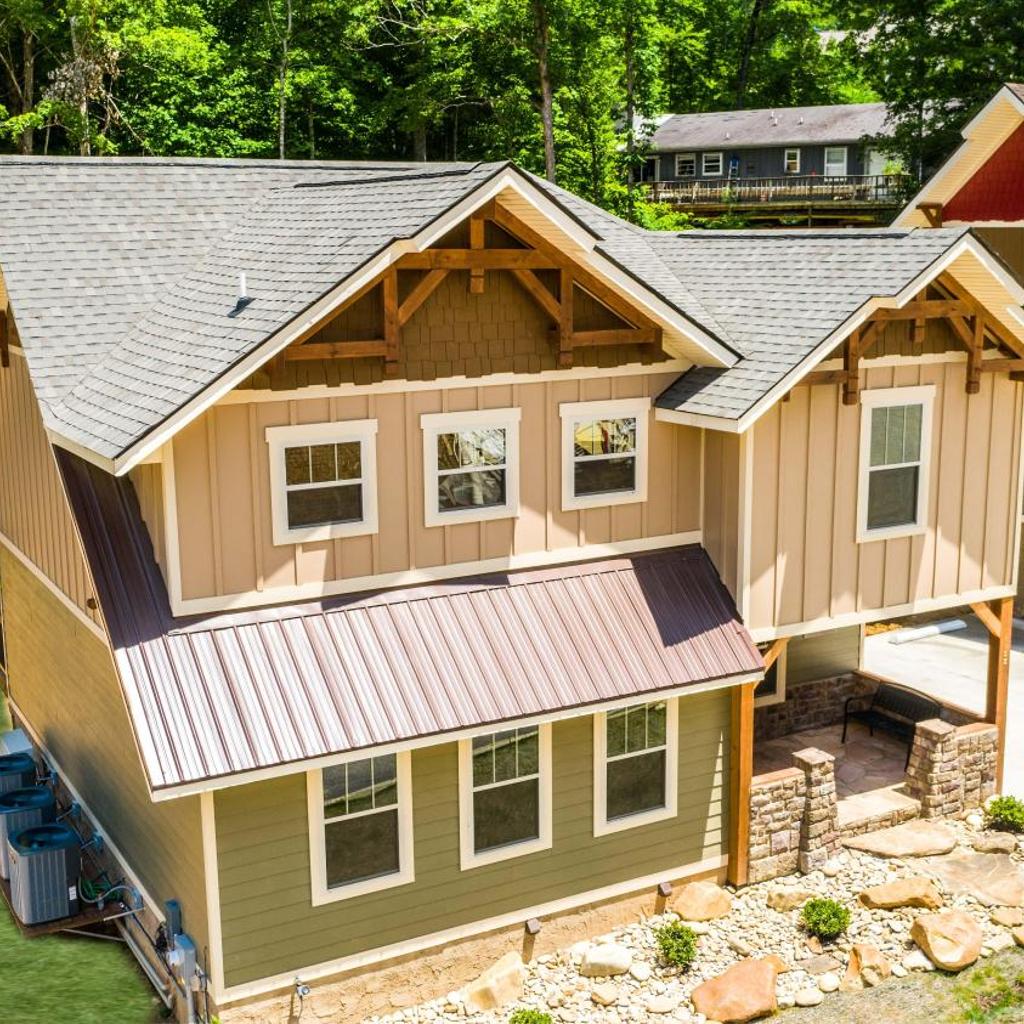 Photograph of Gatlinburg Pool Pad