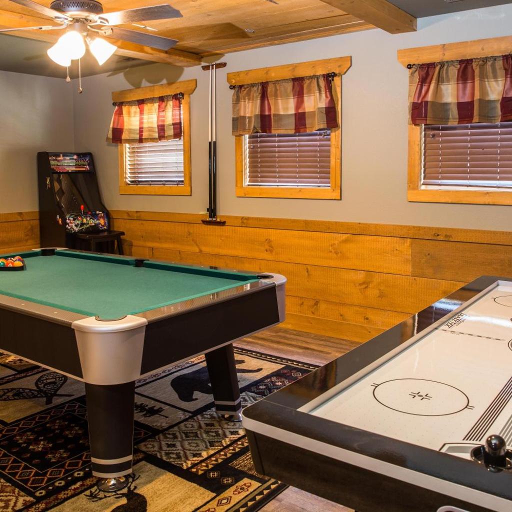 Photograph of Gatlinburg Pool Pad