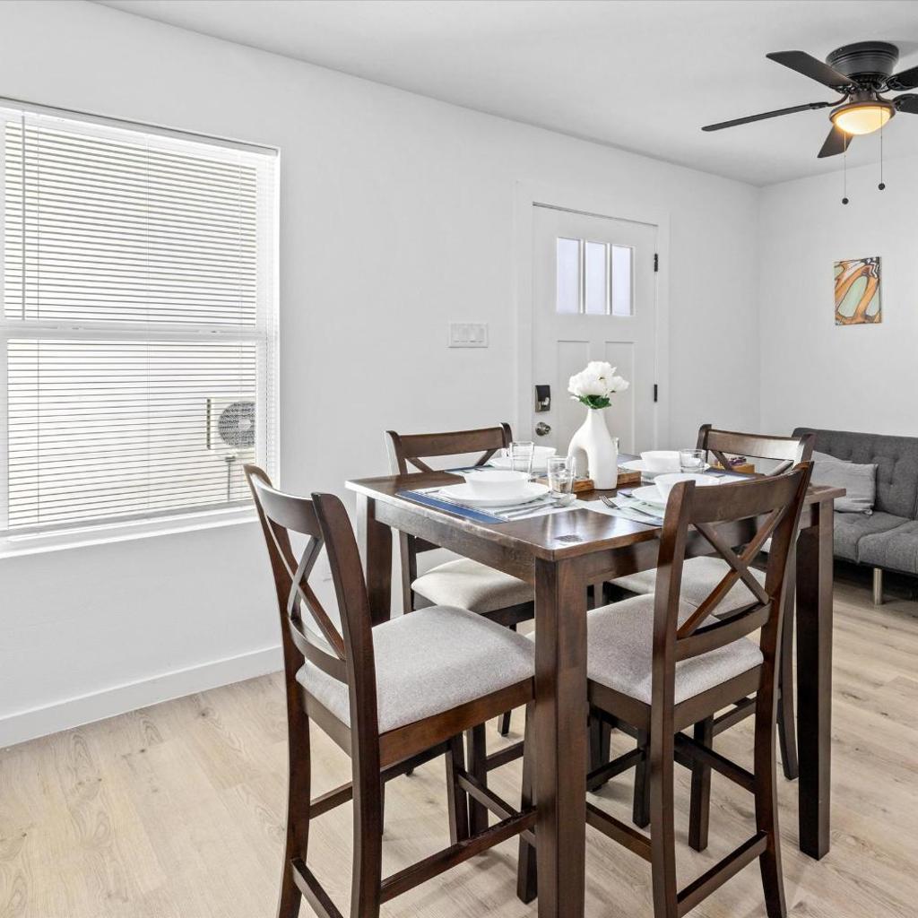Photograph of Apt Near Downtown- WiFi TVs- Games- Pets - V3