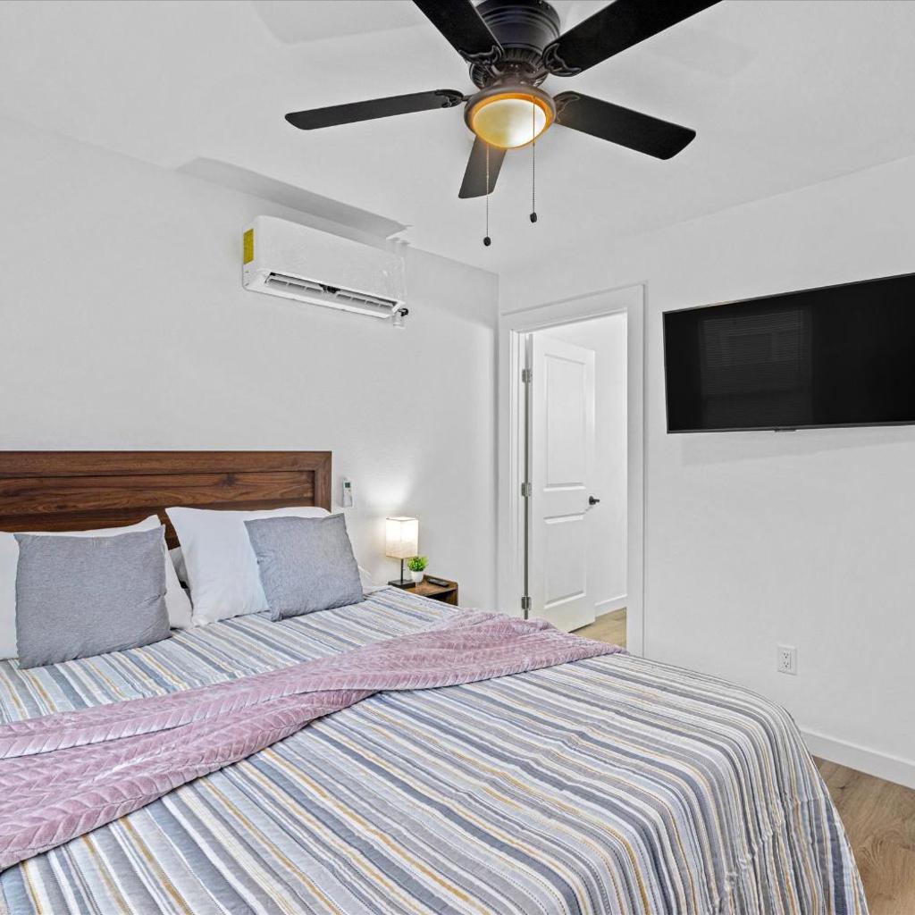 Photograph of Apt Near Downtown- WiFi TVs- Games- Pets - V3