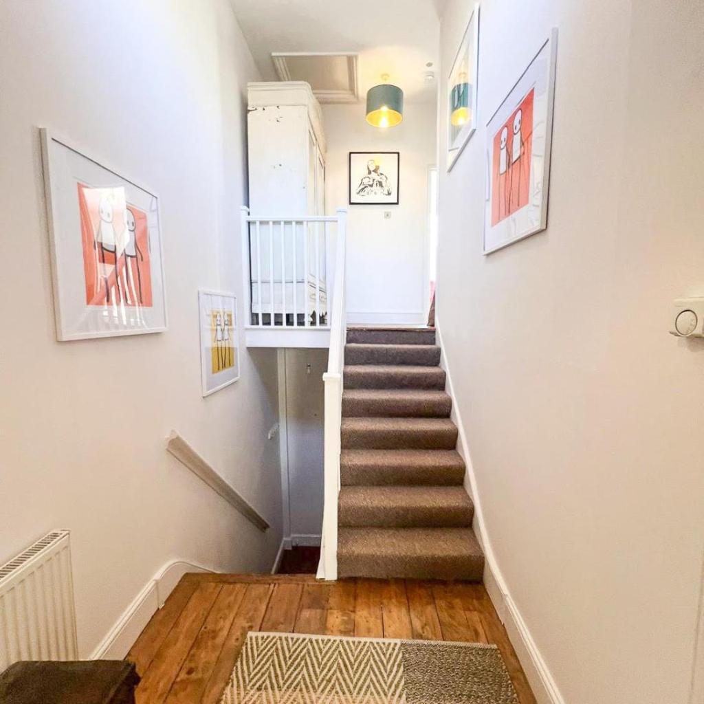 Photograph of Stunning flat 5 mins from Tube