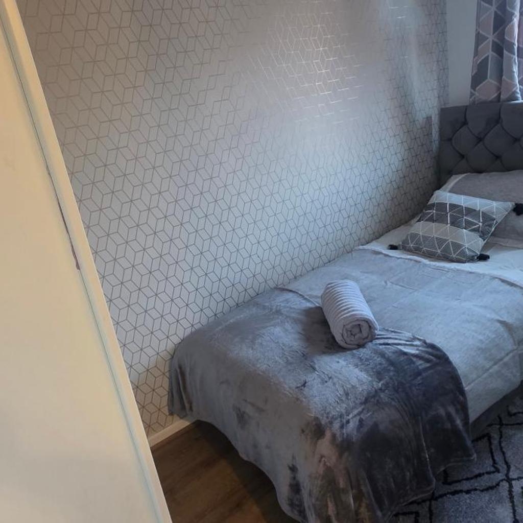 Photograph of Casa Havilah - Contractor House Manchester Sleeps 4 Parking