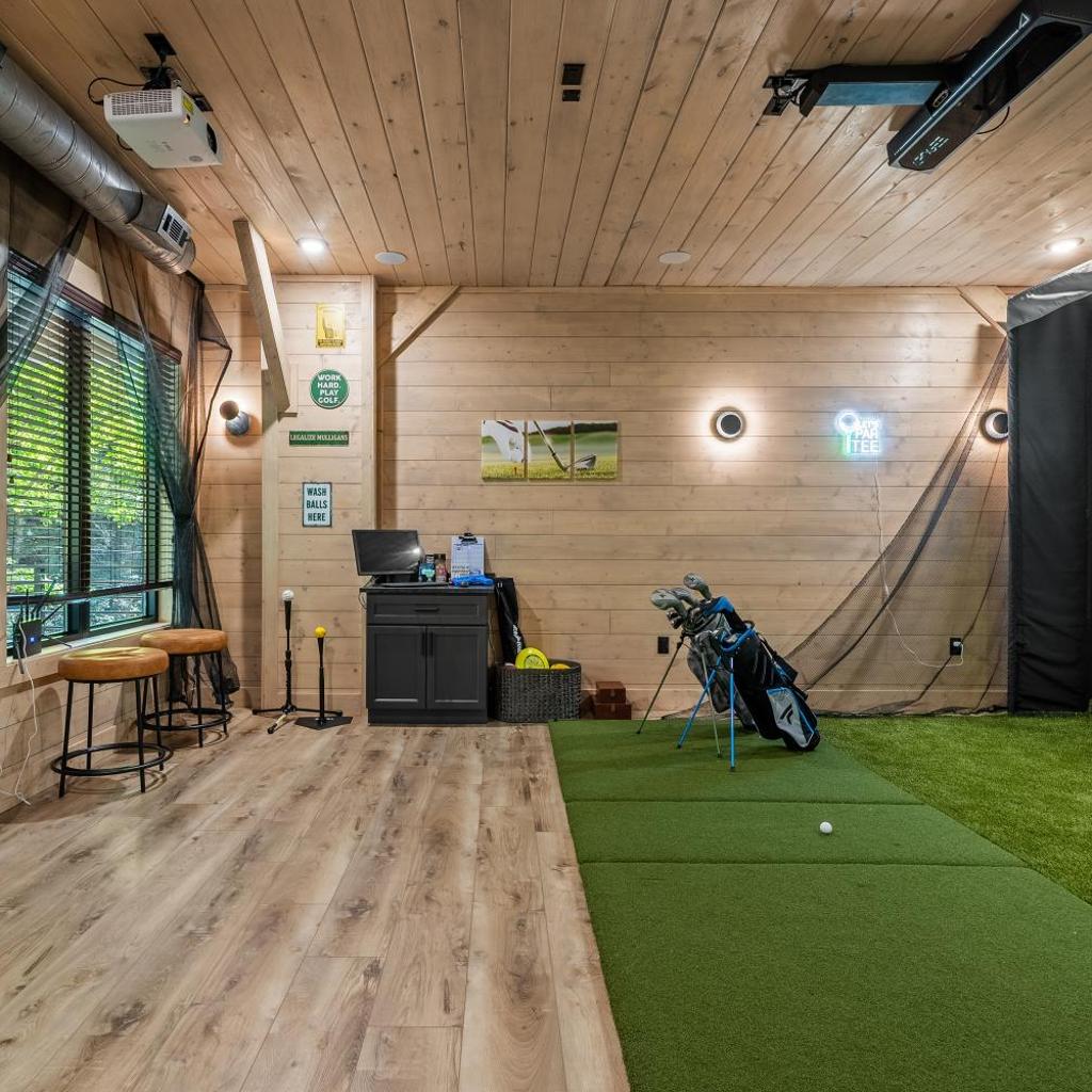 Photograph of Golfer's Dream with Rooftop Pool